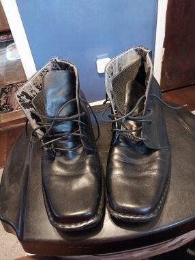 BANDOLINO Black SUPER SOFT Leather Lace-Up Boots.